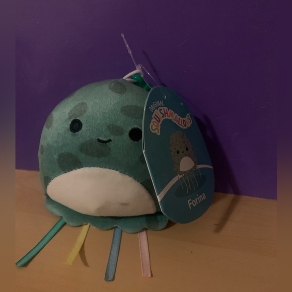 Jellyfish Squishmallow Keychain - Picture 2 of 3
